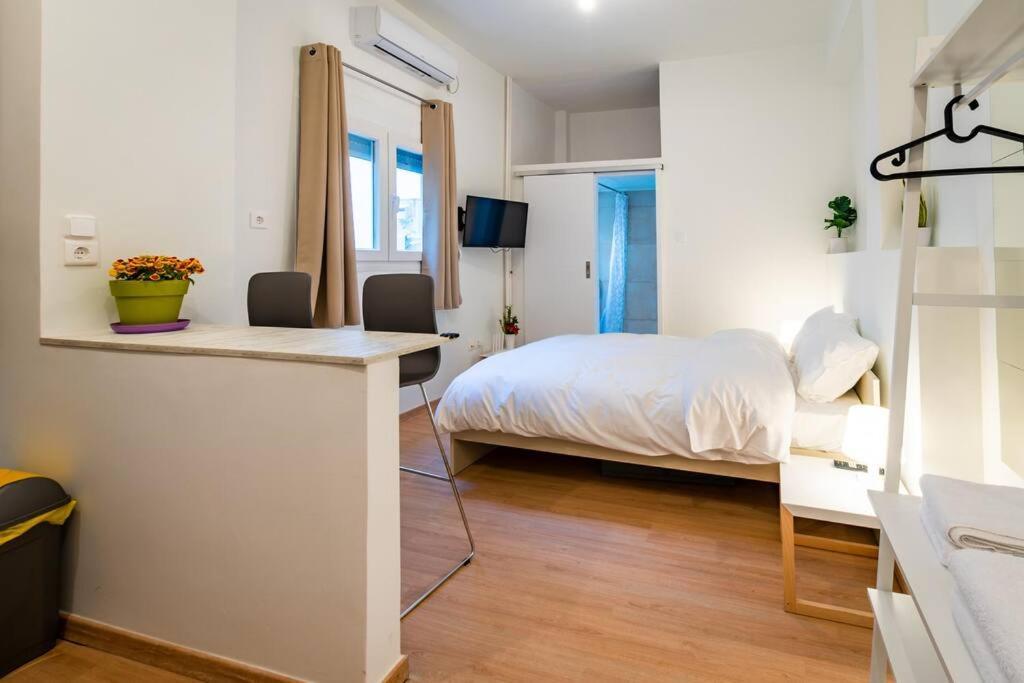 Apartment Acropolis Explorer By Wehost *